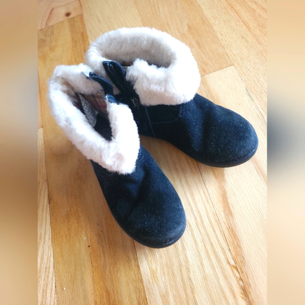 Uggs toddler suede boots size 10